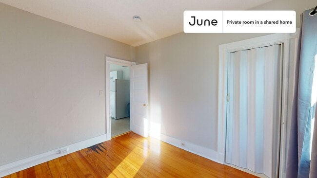 Building Photo - Room in Shared 3 bed/1 bath home