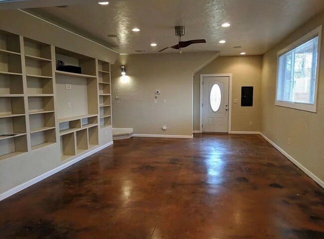 Building Photo - 2bed/2bath house in Kalispell becoming ava...