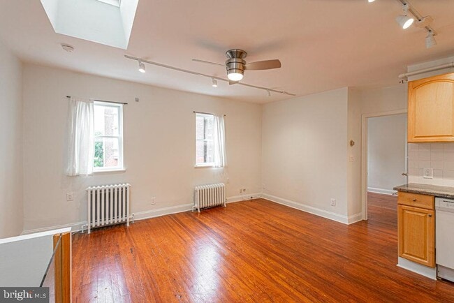 Building Photo - 403 S 23rd St