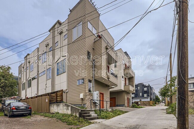 Building Photo - 1212 Perry St