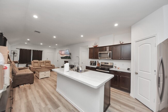 Building Photo - 12214 Ridge River Ln