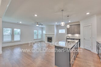 Building Photo - 253 Riverside Dr