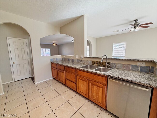 Foto del edificio - 8129 Woodland Prairie Ave