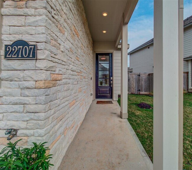 Foto del edificio - 22707 Sutherland Bend Ln