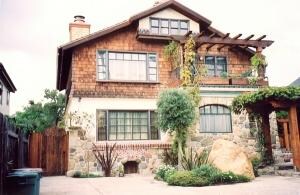 Primary Photo - 218 W Anapamu St