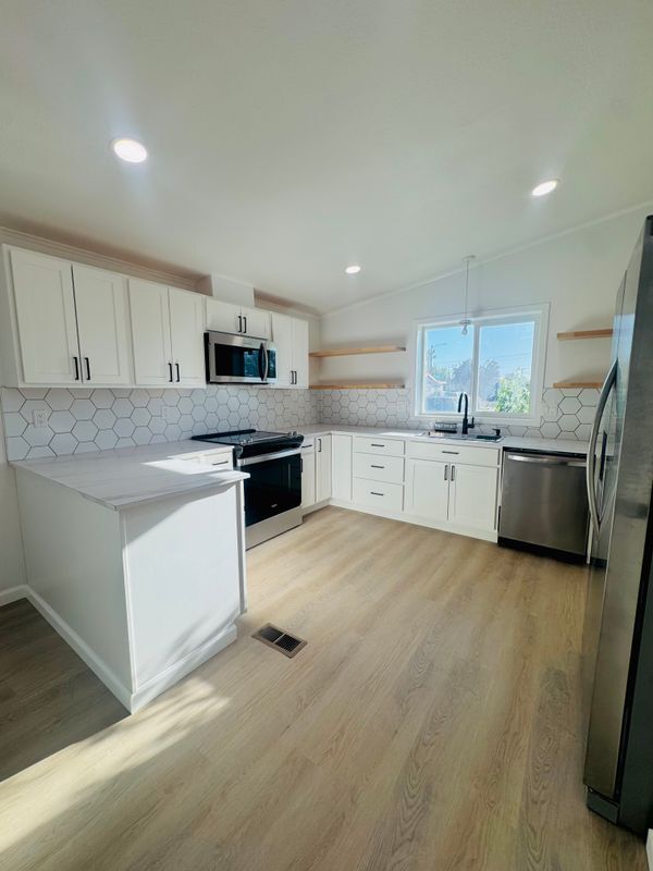 Foto del edificio - 692 NW 15th St