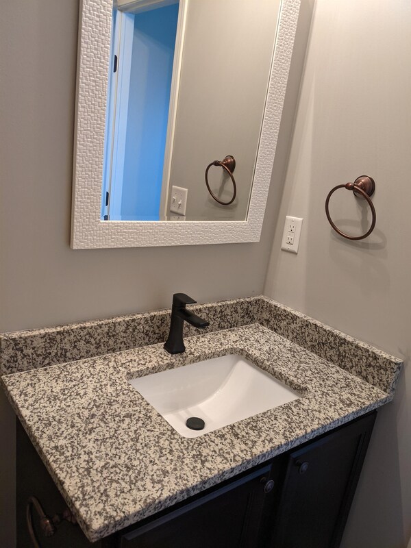 Foto del edificio - 1320 N Curtis Ct
