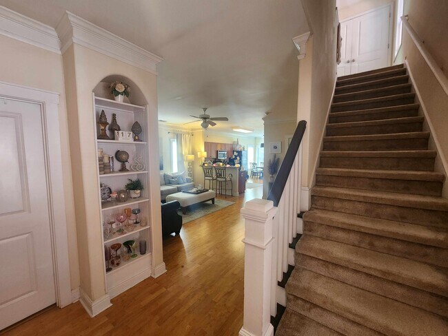 Building Photo - 165 Artisan Pl