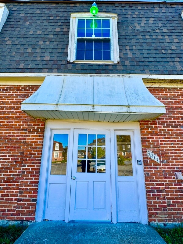 Building Photo - 8717 Countryshire Ln