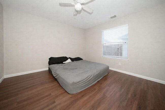 Foto del edificio - 6423 Austinville Dr