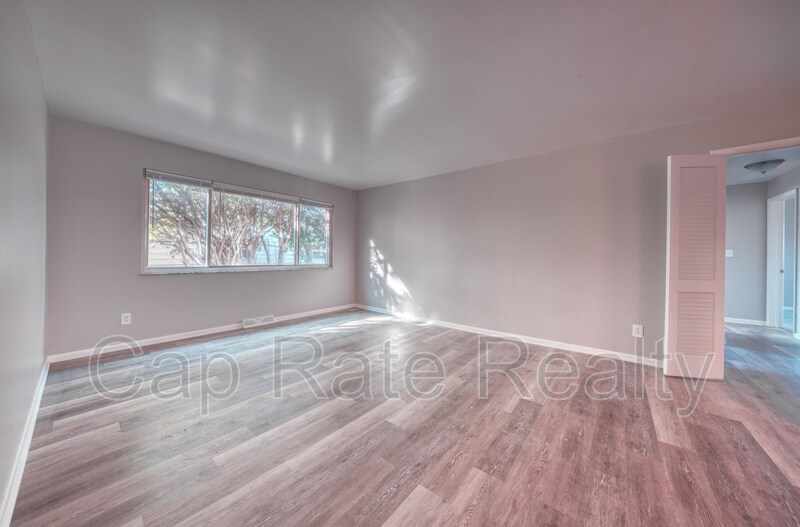 Foto principal - 26 S Hampton Rd
