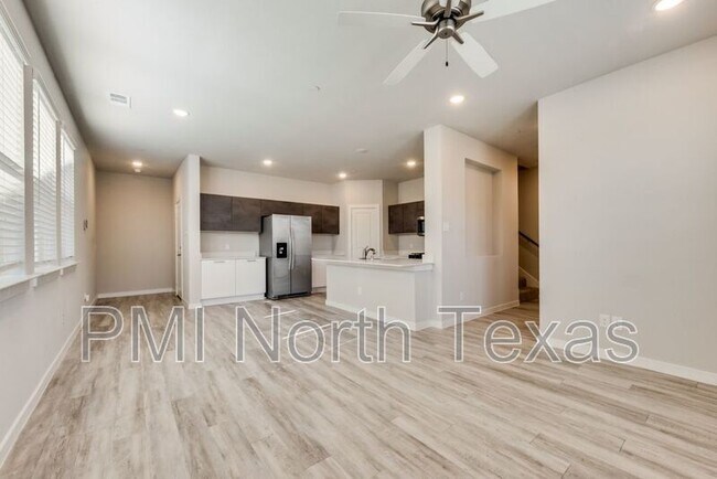 Building Photo - 1325 Pebblebrook Dr