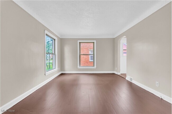 Foto del edificio - 401 E 257th St