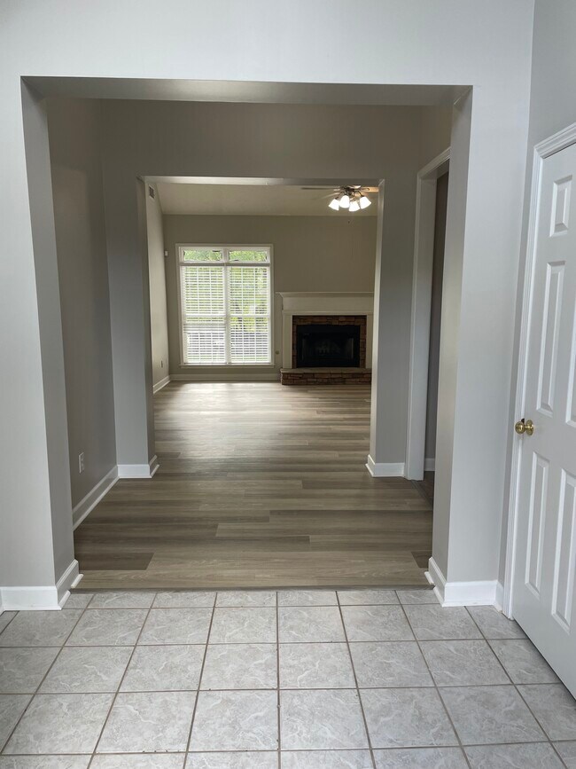 Entrance Foyer to Living Room - 305 Pheasant Rdg