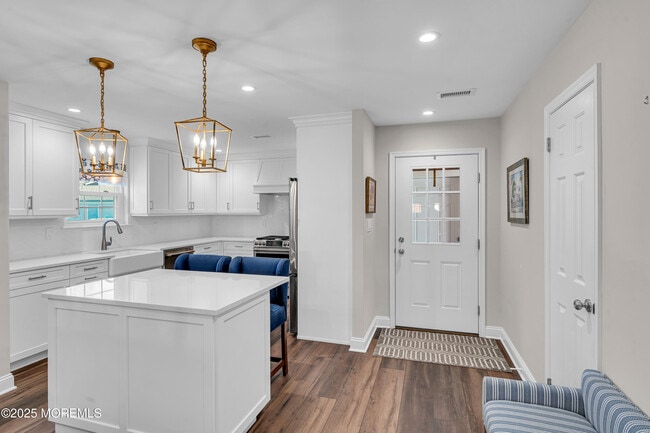 Building Photo - 68 Maple Dr