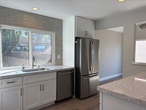 Building Photo - 17423 Plaza Otonal