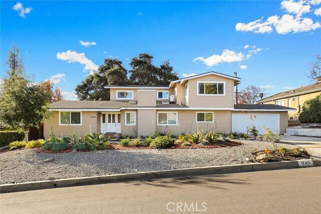 Building Photo - 1743 Vista Del Valle Dr