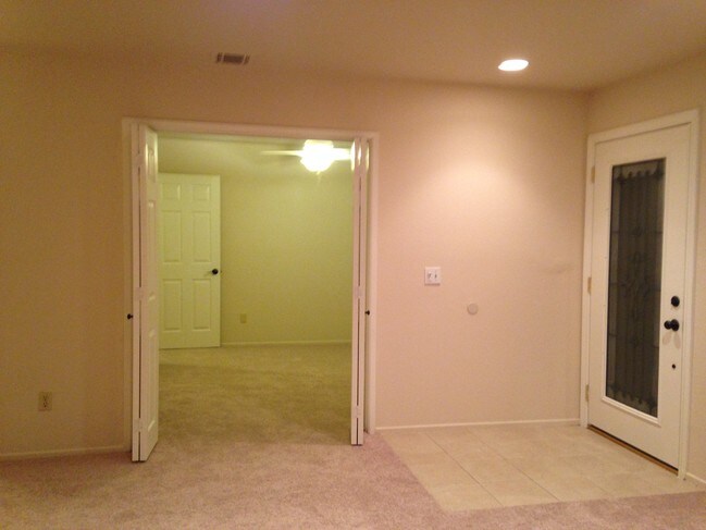 Entry - 41785 Largo
