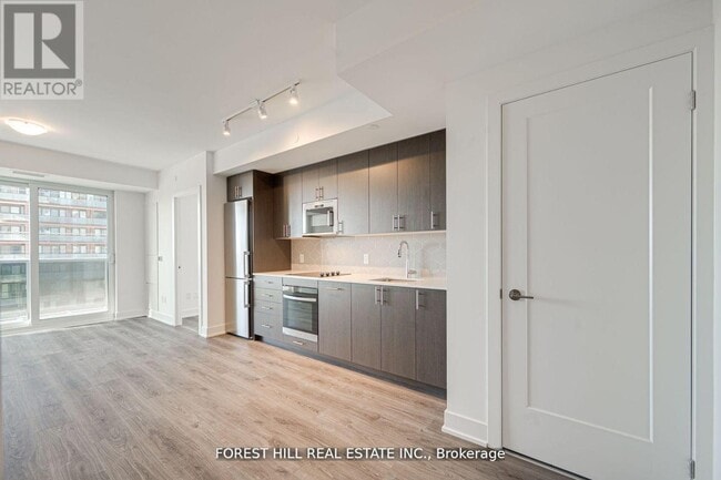 Building Photo - 2545 Simcoe St N