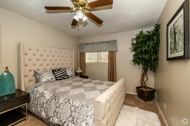 2BR, 2BA - 945SF - Master Bedroom - Twin Rivers Apartments