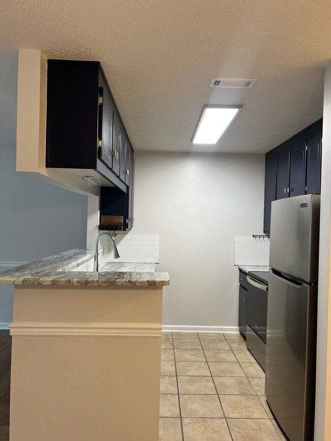 Building Photo - 105 Winthrope Ln