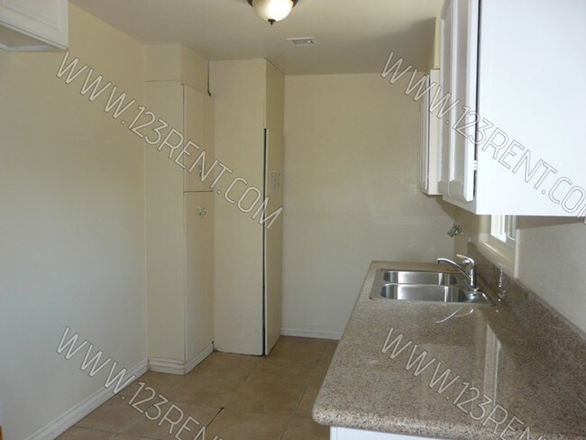 Building Photo - 38852 Rambler Ave