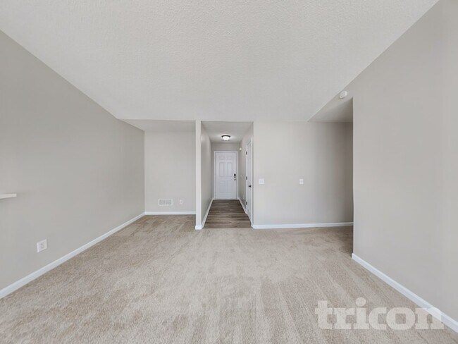 Building Photo - 962 Vera Ct