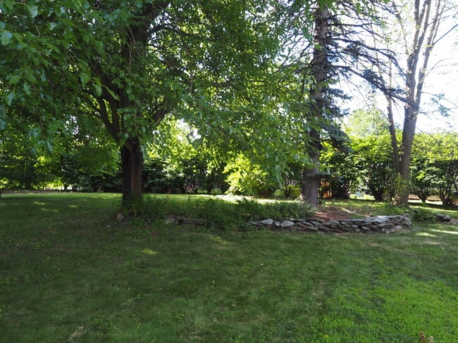 Building Photo - 87 Starkweather St
