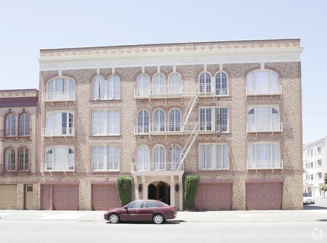 Building Photo - 3459 Divisadero St