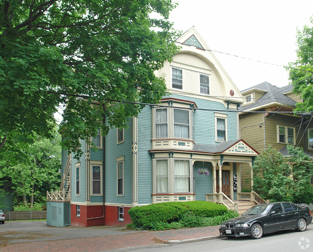 Primary Photo - 31 Sherman St