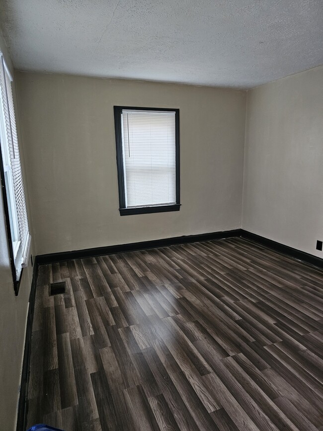 Foto del edificio - 1612 S 31st St