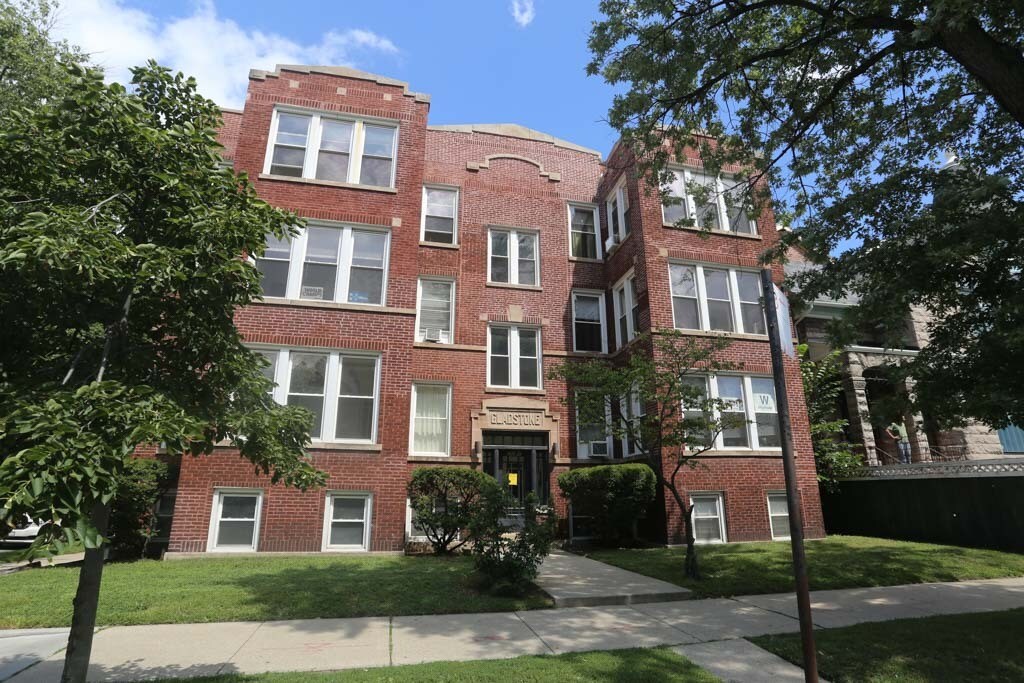 Primary Photo - 1424 W Addison St