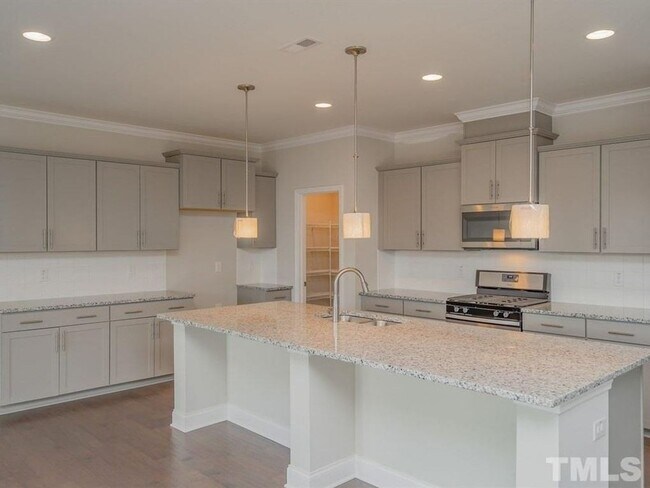 Building Photo - MULTIPLE APPLICATIONS RECEIVED! Welcome to...