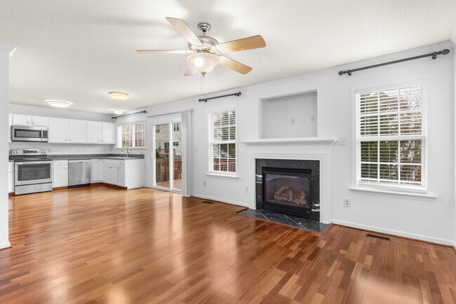 Foto del edificio - 129 Kellerhis Dr