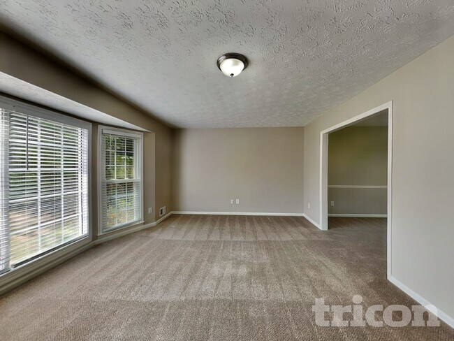 Foto del edificio - 425 Monivea Ln