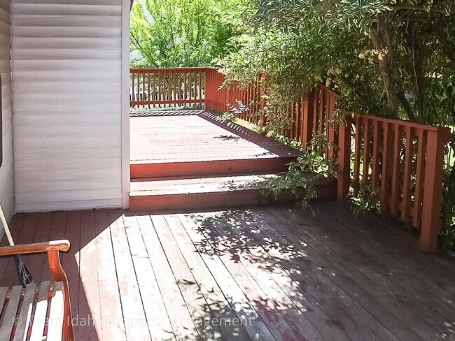 Foto del edificio - Hard to Find! Pet friendly home with attached garage in Moscow