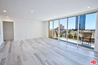 Building Photo - 2170 Century Pk E