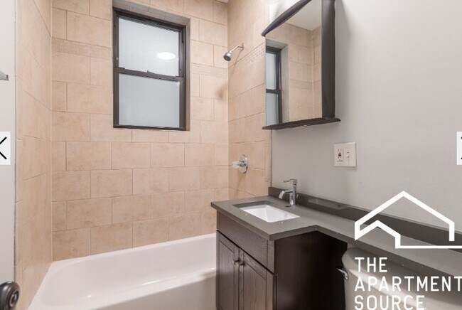 Foto del edificio - 4546 N Damen Ave