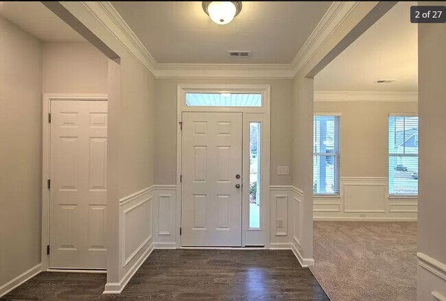 Foto del edificio - 515 Daisy Hill Ln