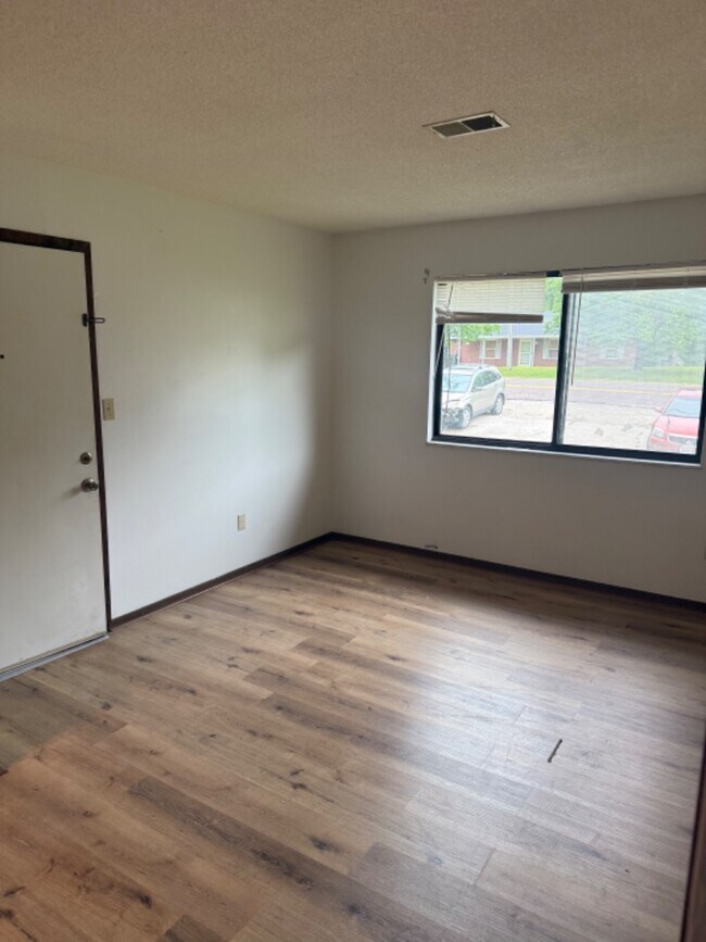 Foto del edificio - 3229 Cassidy Rd