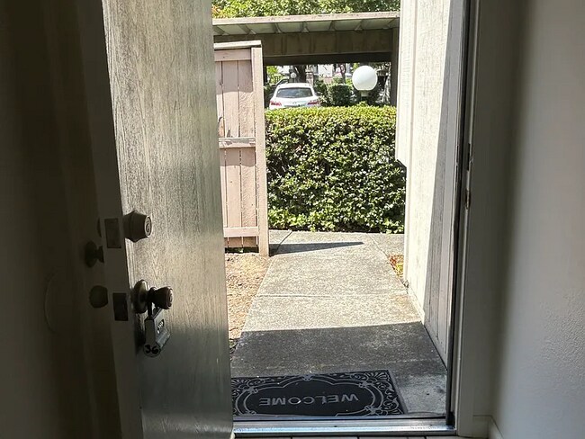 Foto del edificio - 211 Stony Point Rd