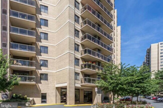 Foto del edificio - 309 Yoakum Pkwy