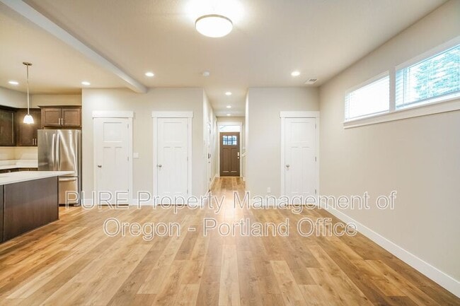 Foto del edificio - 1788 NE Gilbert Ln