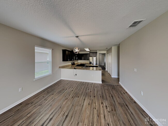 Building Photo - 1617 Tamarind Rd
