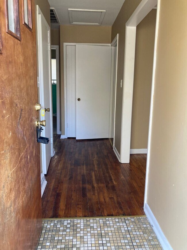 Foto del edificio - 3 bedroom 1 bath