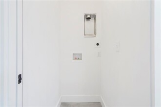 Building Photo - 333 Sweetspire Ct