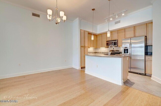 Foto del edificio - 8700 Front Beach Rd