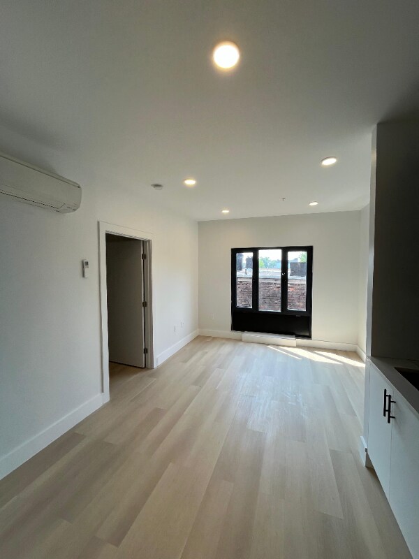 Foto del edificio - 316 Forrest St