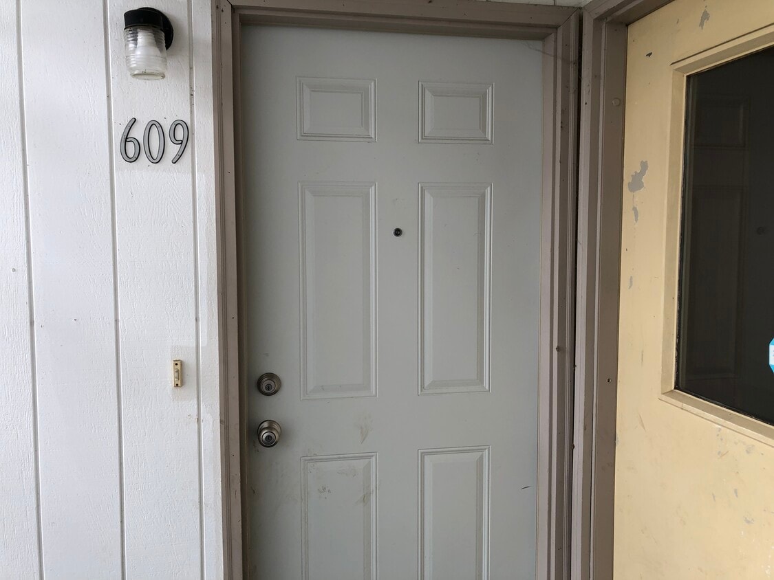 Main Level Entrance - 615 N Washington St