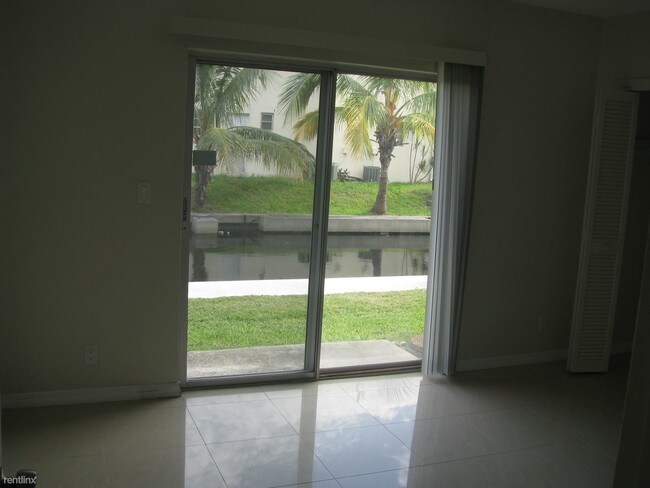 Foto del edificio - 2690 NE 56th Ct